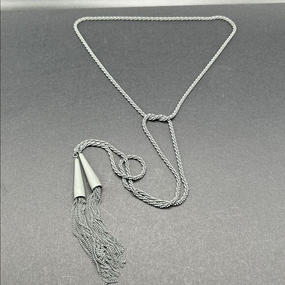 Kendra Scott Matte Gray Pharrah Lariat Necklace - Picture 4 of 5